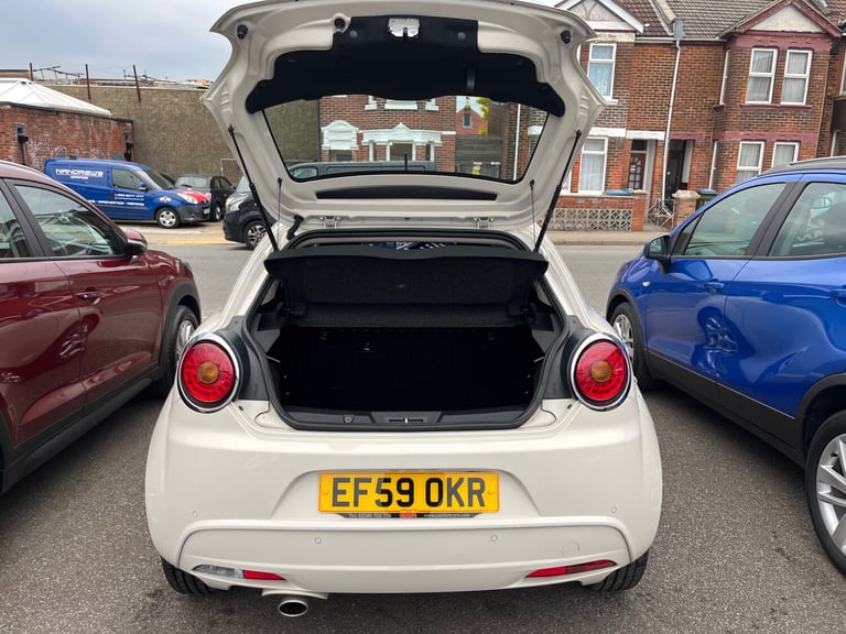 2009 Alfa Romeo MiTo 1.4 16V Lusso 3dr HATCHBACK Petrol Manual
