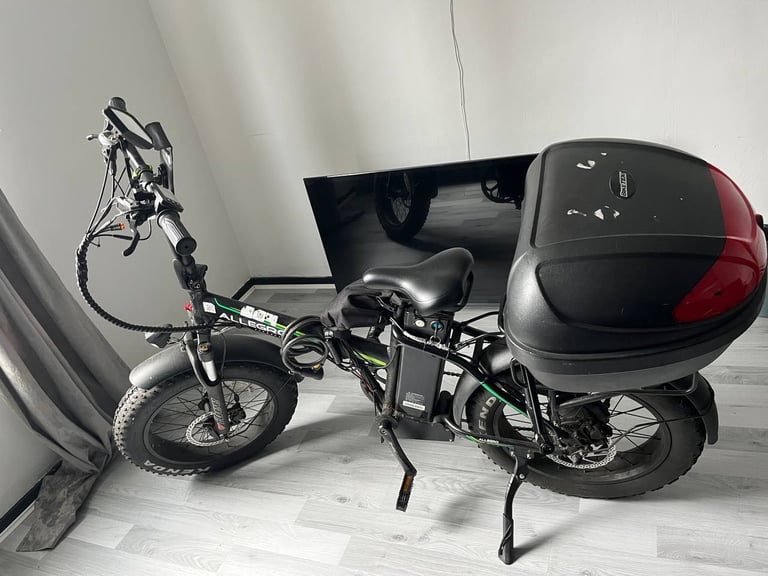 Allegro Electric Fat-Tyre Folding Bike – Excellent Condition + Rear Storage Box