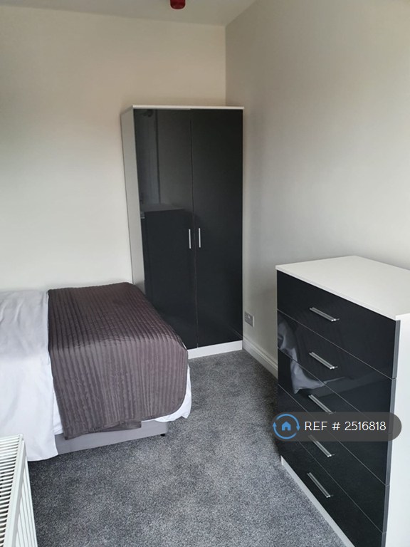 1 bedroom in High Road West, Felixstowe, IP11 (#2516818)