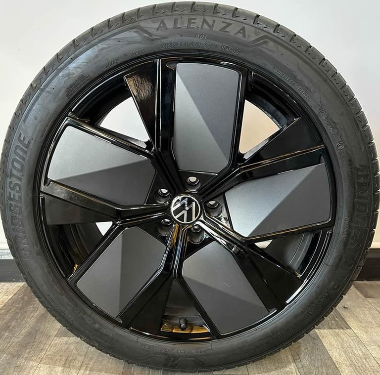 21" Genuine VW TOUAREG MK3 760 Alloy Wheels & BRIDGESTONE Tyres