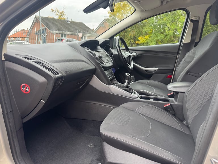 Ford, FOCUS, Hatchback, 2015, Manual, 1560 (cc), 5 doors
