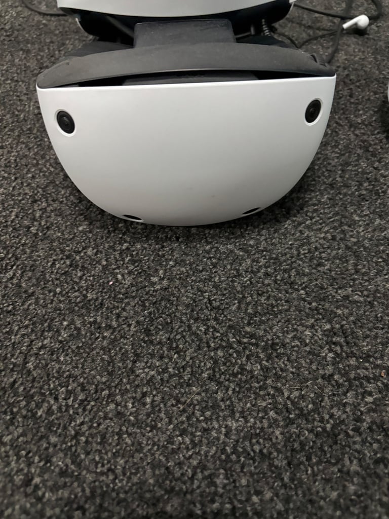 Playstation vr2 headset (Like New) 