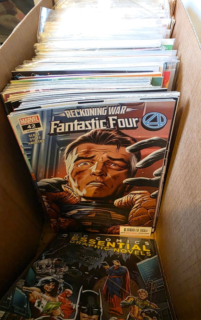 Comic Book Bundle - 140+ issues - Marvel, DC, Image, Indies, 2000AD - Long Box