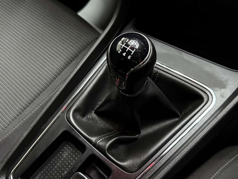 2017 SEAT Leon 1.2 TSI SE Dynamic Technology Euro 6 (s/s) 5dr Hatchback Petrol Manual