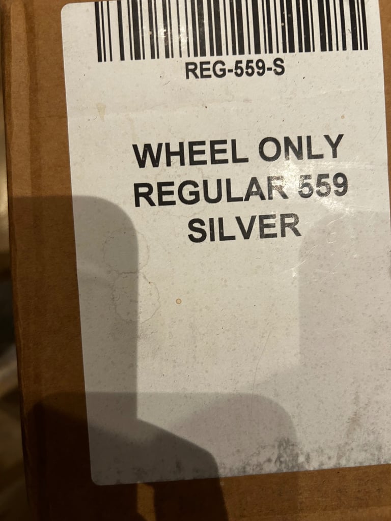 Brand new Swytch electric bike conversion kit with accessories