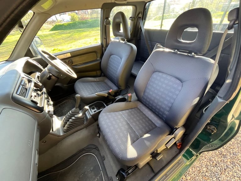 2004 Mitsubishi L200 2.5 TD 4Work Pickup 2dr Diesel Manual 4WD (113 bhp) PICKUP Diesel Manual