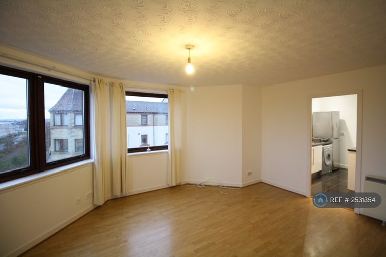 1 bedroom flat in Dalgety Road, Edinburgh, EH7 (1 bed) (#2531354)
