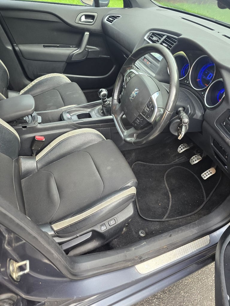 Citroen, DS4, Hatchback, 2012, Manual, 1560 (cc), 5 doors