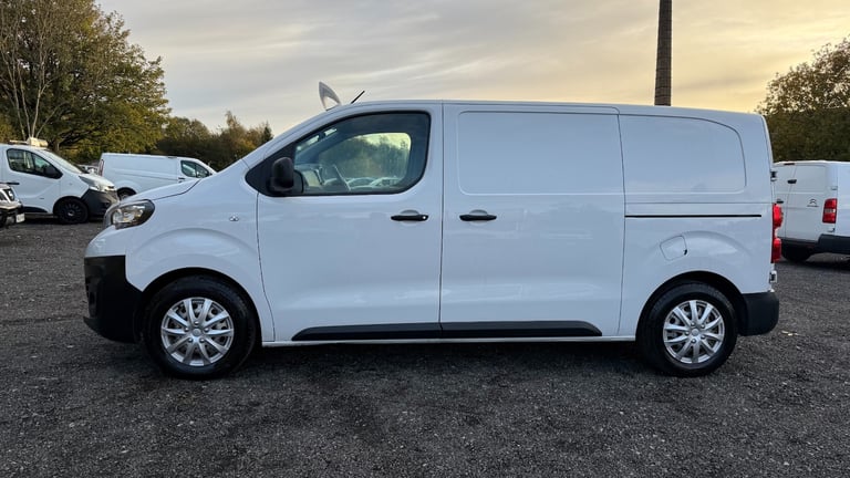 2022 Peugeot Expert 1000 1.5 BlueHDi 100 Professional Premium Van, Euro 6 , No VAT PANEL VAN Dies...