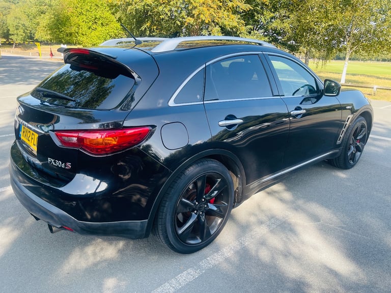 Infiniti FX30d S 2012, Semi-Auto 3.0L diesel, full service history, 5 doors