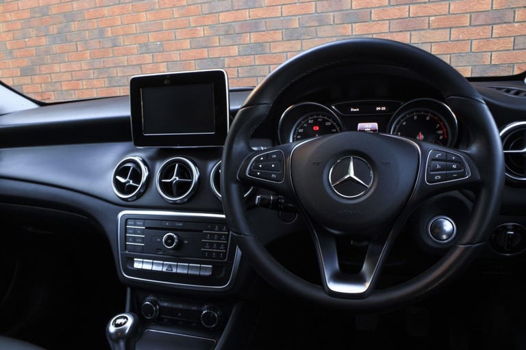 2018 Mercedes-Benz GLA 1.6 GLA200 SE (Executive) Euro 6 (s/s) 5dr ESTATE Petrol Manual