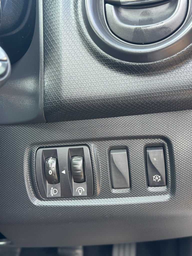 2014 Renault Clio 0.9 TCE 90 Expression+ Energy 5dr HATCHBACK Petrol Manual