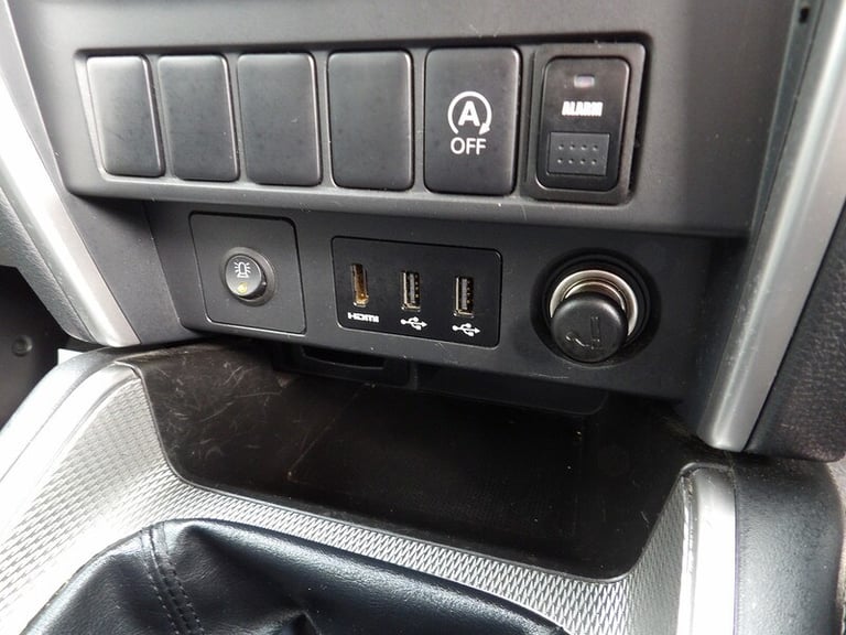 2020 Mitsubishi L200 Double Cab DI-D 150 Warrior 4WD PICK UP DIESEL Manual