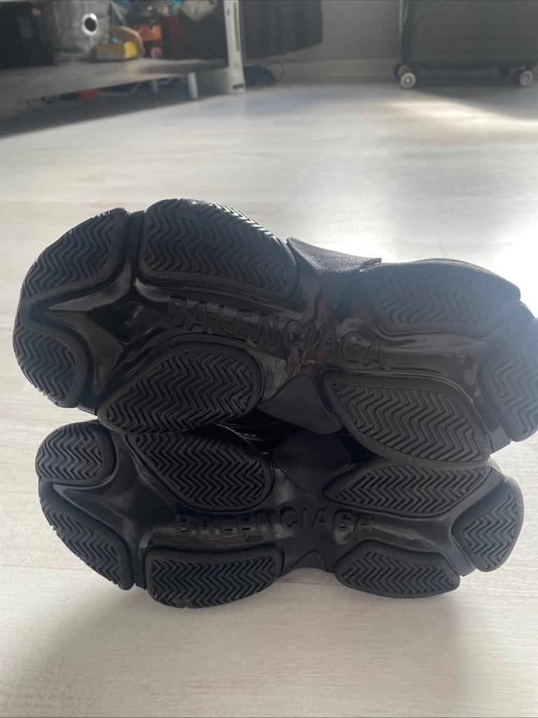 Black balenciaga triple s trainers 