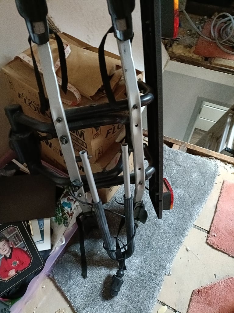 Towbar bike carrier 