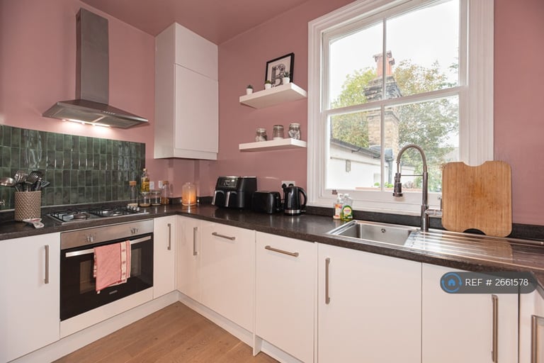 2 bedroom flat in Cavendish Road, London, SW12 (2 bed) (#2661578)