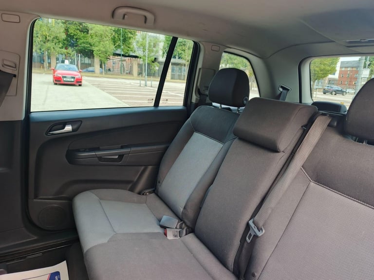 2012 Vauxhall Zafira 1.6 16V Design Euro 5 5dr (SNav) MPV Petrol Manual
