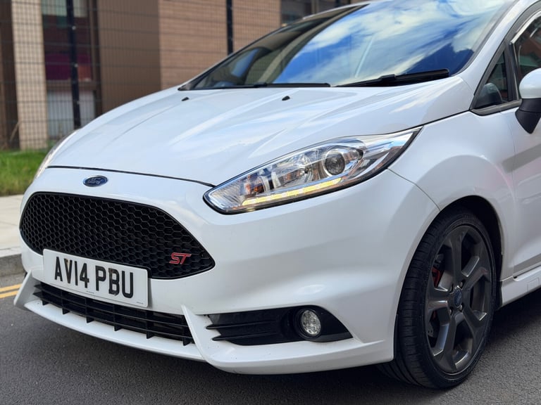 2014 Ford Fiesta 1.6 EcoBoost ST-2 3dr HATCHBACK Petrol Manual