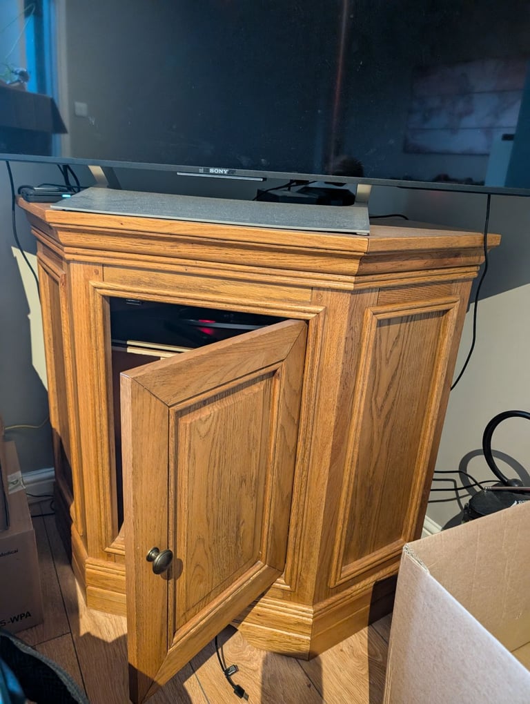 image for Oak tv stand