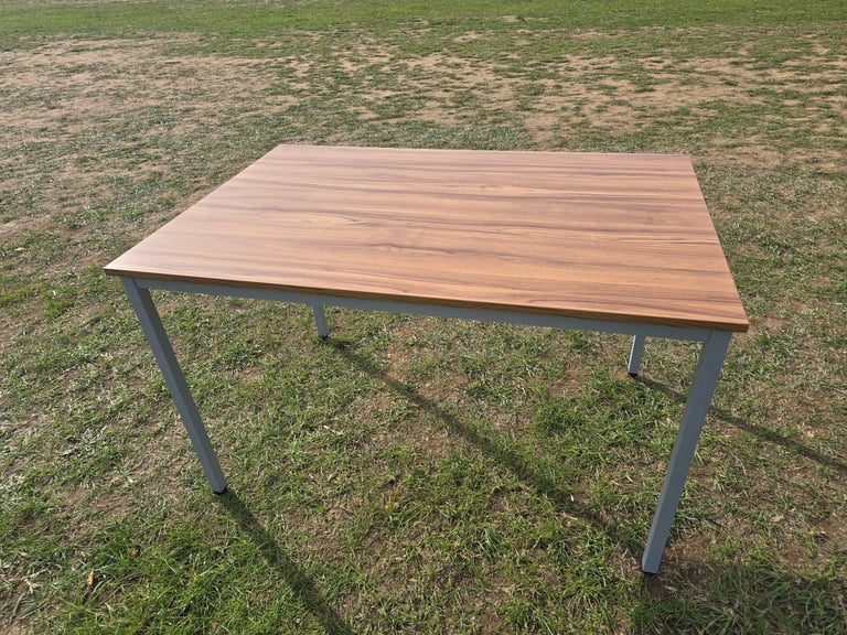 Extra guests for dinner? Table 80 x 120 - stores flat! Desk but also great spare table!