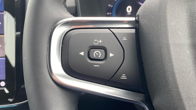 2022 Volvo XC40 2.0 B3 MHEV Plus SUV 5dr Petrol Hybrid DCT Auto Euro 6 (s/s) (163 ps) Petrol/Elec...