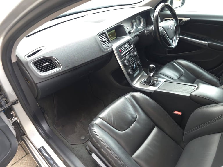 Volvo, V60, Estate, 2013, Manual, 1560 (cc), 5 doors