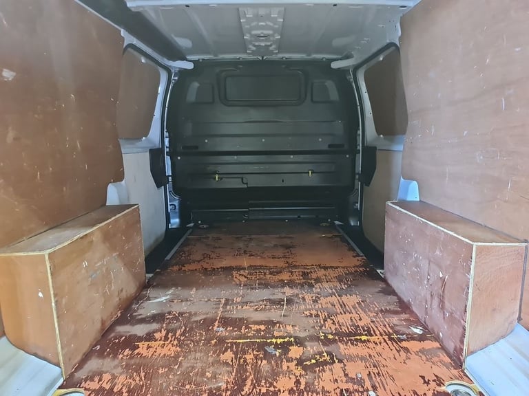 VAUXHALL VIVARO 1.5 TURBO D 2900 SPORTIVE P/V L2 H1 100 BHP LWB DIESEL