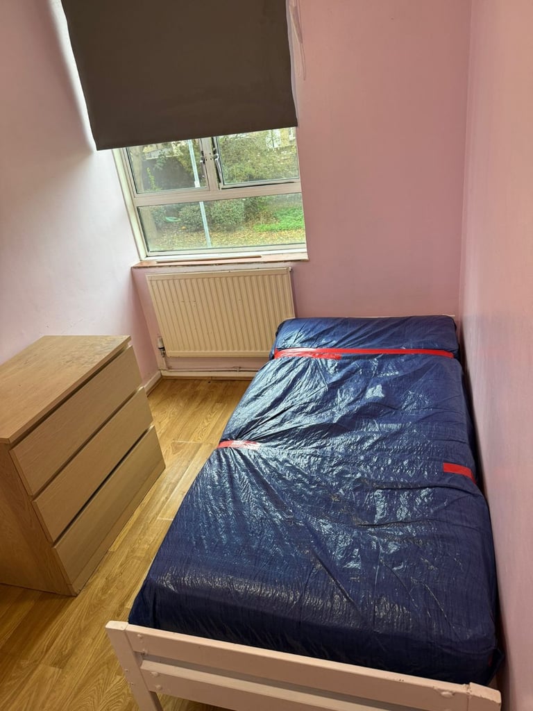 Single room in Stepney 
