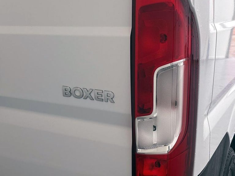  Peugeot Boxer 2.2 BlueHDi 335 Professional Premium + L3 High Roof Euro 6 (s/s) 5dr Diesel Manual