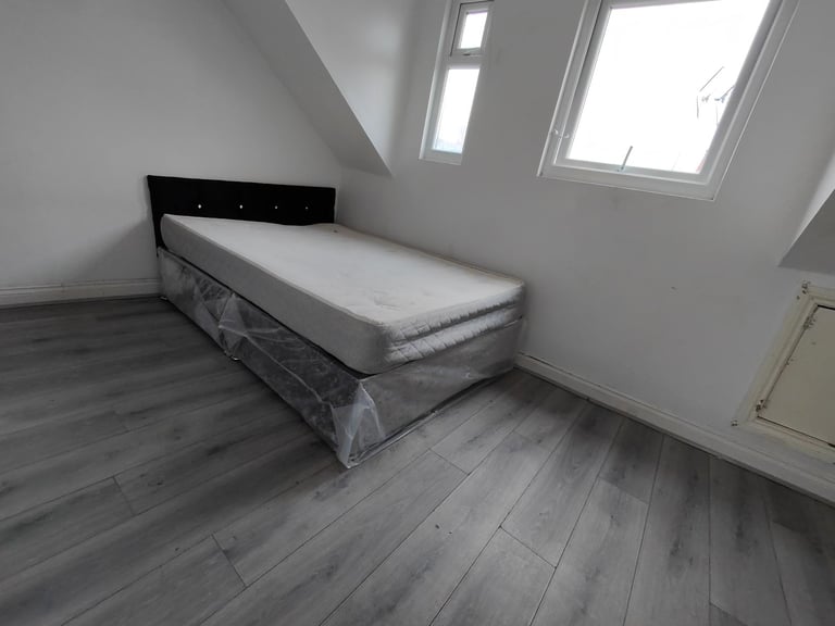 REDUCED RENT - 1 Bedroom Flat available on Fosse Road South, near city centre