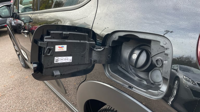 2024 Citroen C3 1.2 PureTech PLUS Hatchback 5dr Petrol EAT6 Euro 6 (s/s) (110 ps) Hatchback Petro...