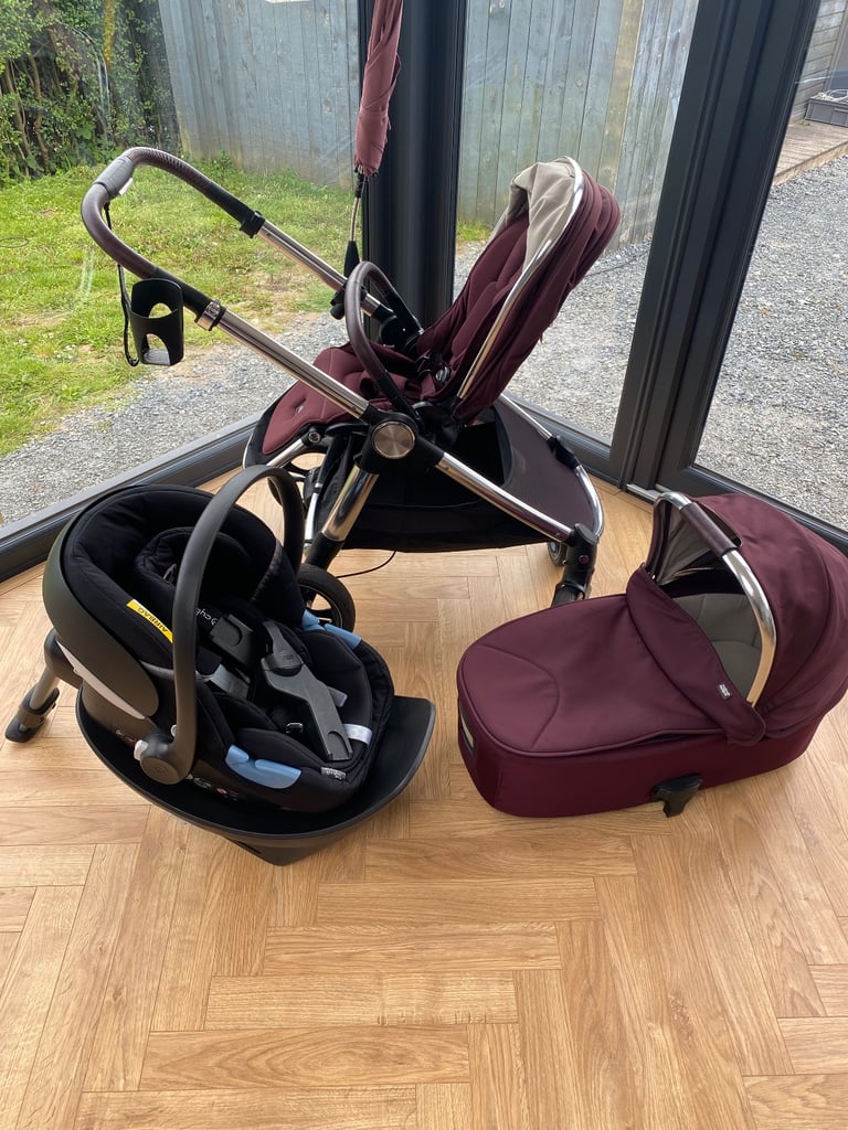 Mamas & Papps Mulberry Ocarro pram and carry tot bundle