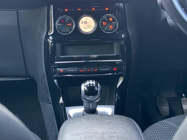 2018 DS Automobiles DS 3 1.2 PureTech Connected Chic Euro 6 3dr HATCHBACK Petrol Manual