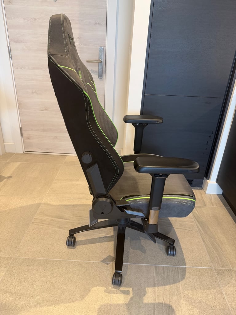 SecretLab x Lamborghini TITAN EVO Gaming Chair