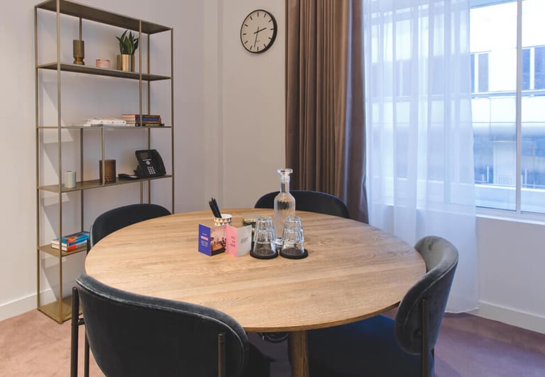 Rent Modern Serviced Offices *Victoria* - Sizes From 3 to 65 Desks -Furnished Private Spaces SW1V