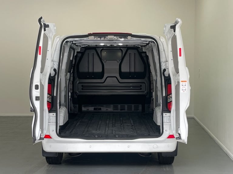 2024 Ford Transit Custom 300 Limited L2 H1 LWB 2.0 EcoBlue 136ps Panel Van Diesel Manual