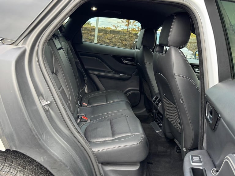 2017 Jaguar F-Pace 3.0 D300 V6 S Auto AWD Euro 6 (s/s) 5dr ESTATE Diesel Automatic