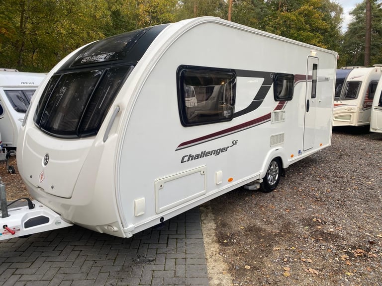 SWIFT CHALLENGER 530 - 2015 - 4 BERTH - END WASHROOM - MOVER - PRISTINE 