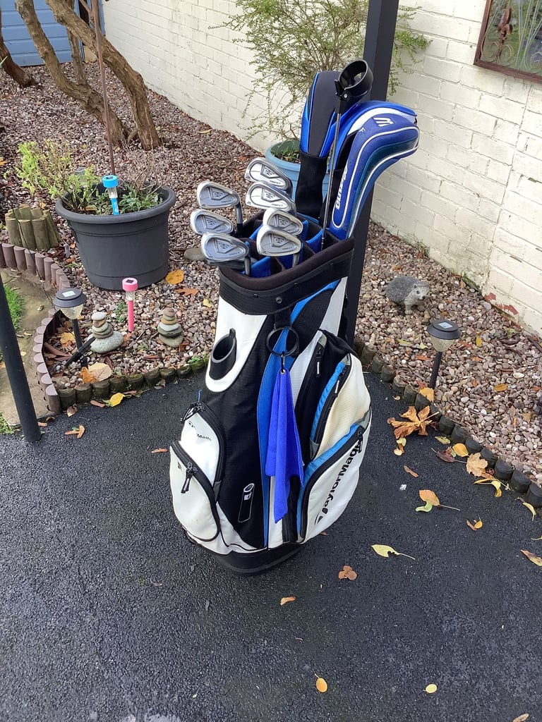 Set of Mizuno Zoid golf clubs, in a lovely Taylor Made lightweight golf bag.