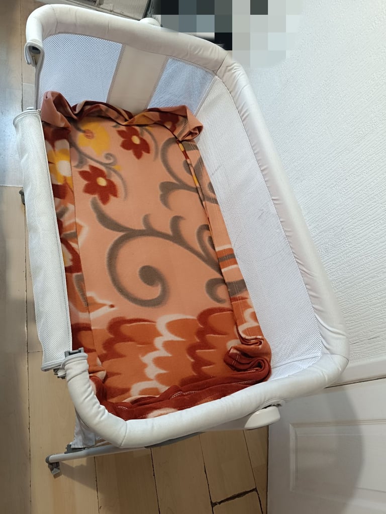 Baby cot 2 in 1