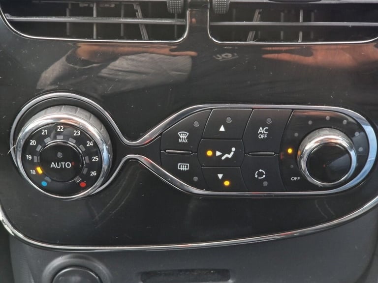 2014 Renault Clio 1.5 DYNAMIQUE S MEDIANAV ENERGY DCI S/S 5d 90 BHP Hatchback Diesel Manual