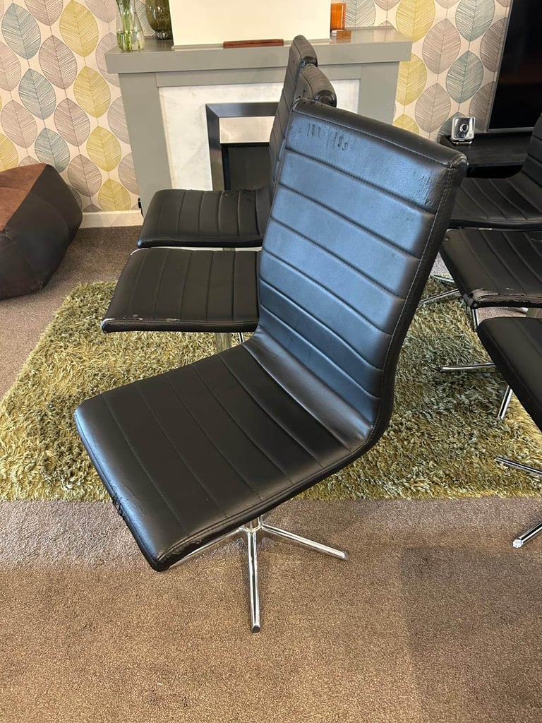 Set of 6 dining room chairs