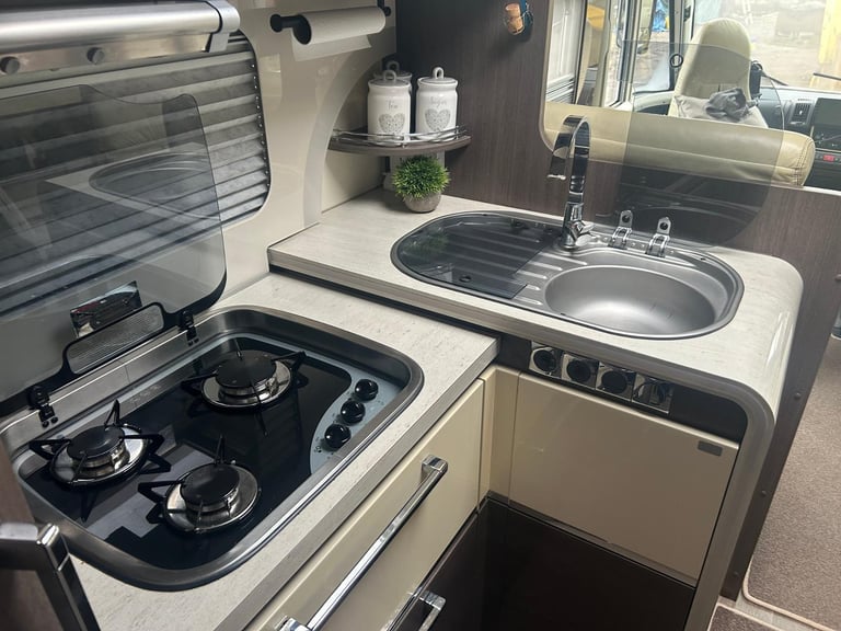 Burstner Elegance Grand Panorama i920