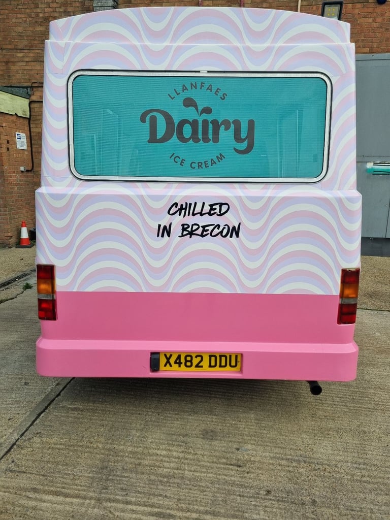 Ford, TRANSIT 100 SWB, Panel Van, 2000, 2496 (cc)