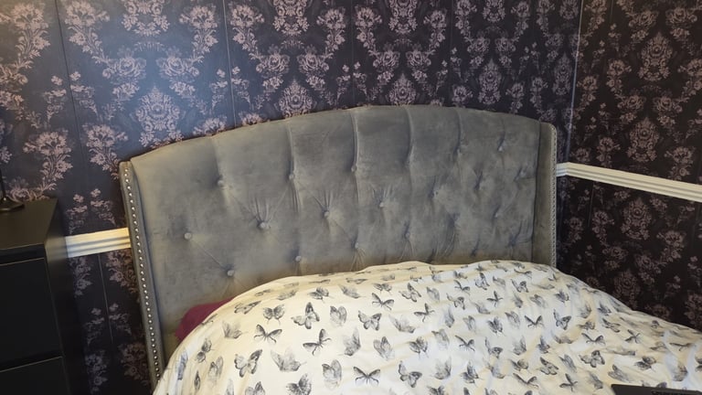 Double bed frame plush velvet silver £100 ono