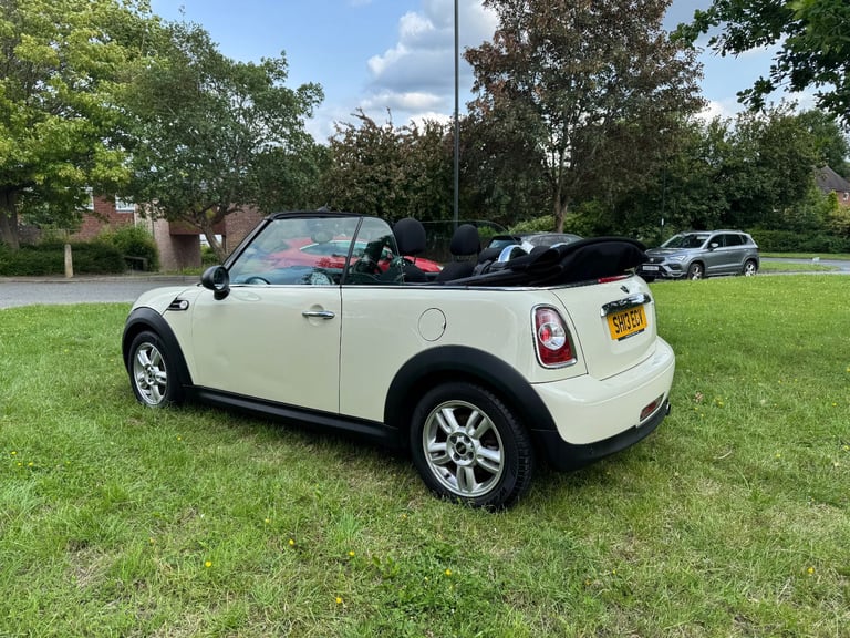 Mini, CONVERTIBLE, Convertible, 2013, Manual, 1598 (cc), 2 doors