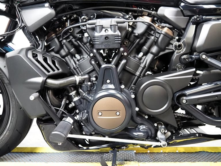 2022 Harley-Davidson Sportster 1250 s 2k miles stunning FSH ,see video 