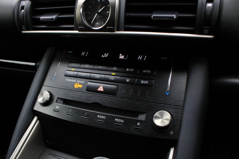 2018 Lexus IS 2.5 300h Sport E-CVT Euro 6 (s/s) 4dr SALOON Petrol/Electric Hybrid Automatic