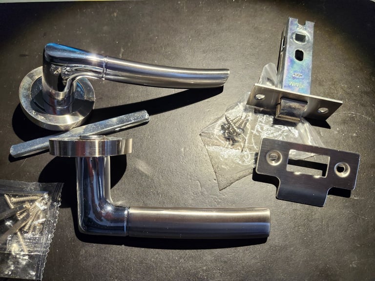 image for 2 pairs of Chrome Internal Door handles UNUSED