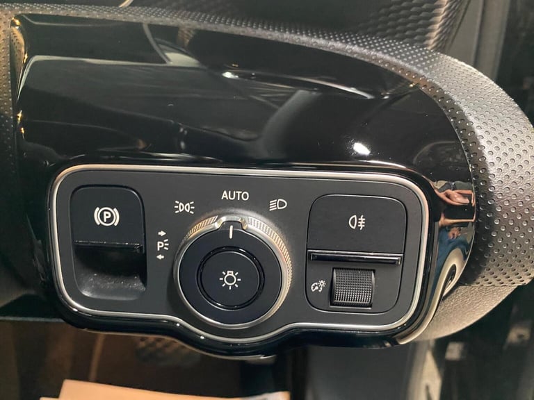 MERCEDES-BENZ A CLASS 1.3 A200 Sport (Executive) 7G-DCT Euro 6 (s/s) 5dr 2019